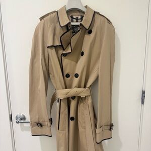 Burberry Men Trench Coat with Dark Brown Leather Trim New With Tag - 50EU / 40US